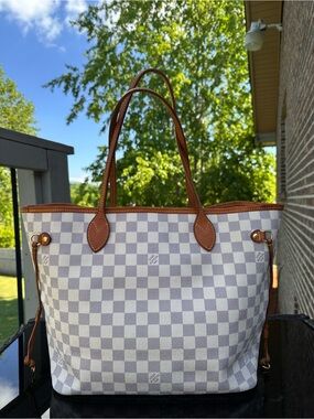 Louis Vuitton Neverfull Tote MM in Damier Azur